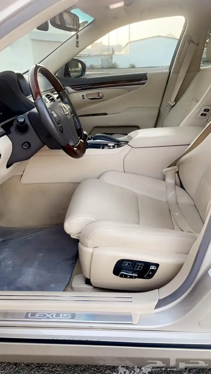 لكزس LS460 شورت 2015 38