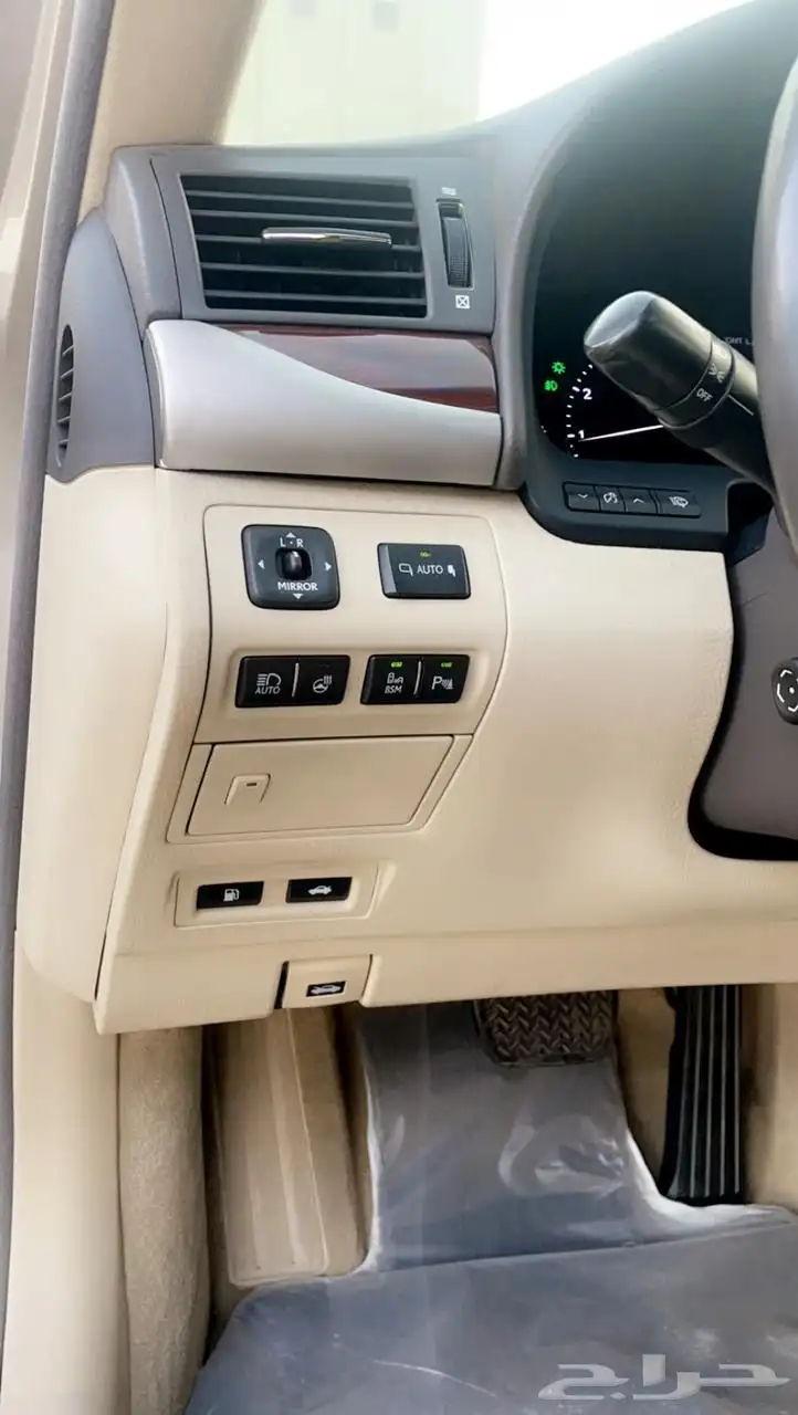 لكزس LS460 شورت 2015 31