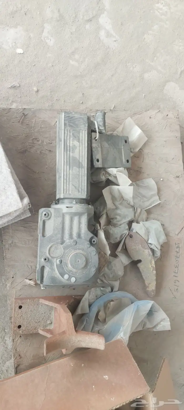 بضاعة للبيع وقطع غيار 26