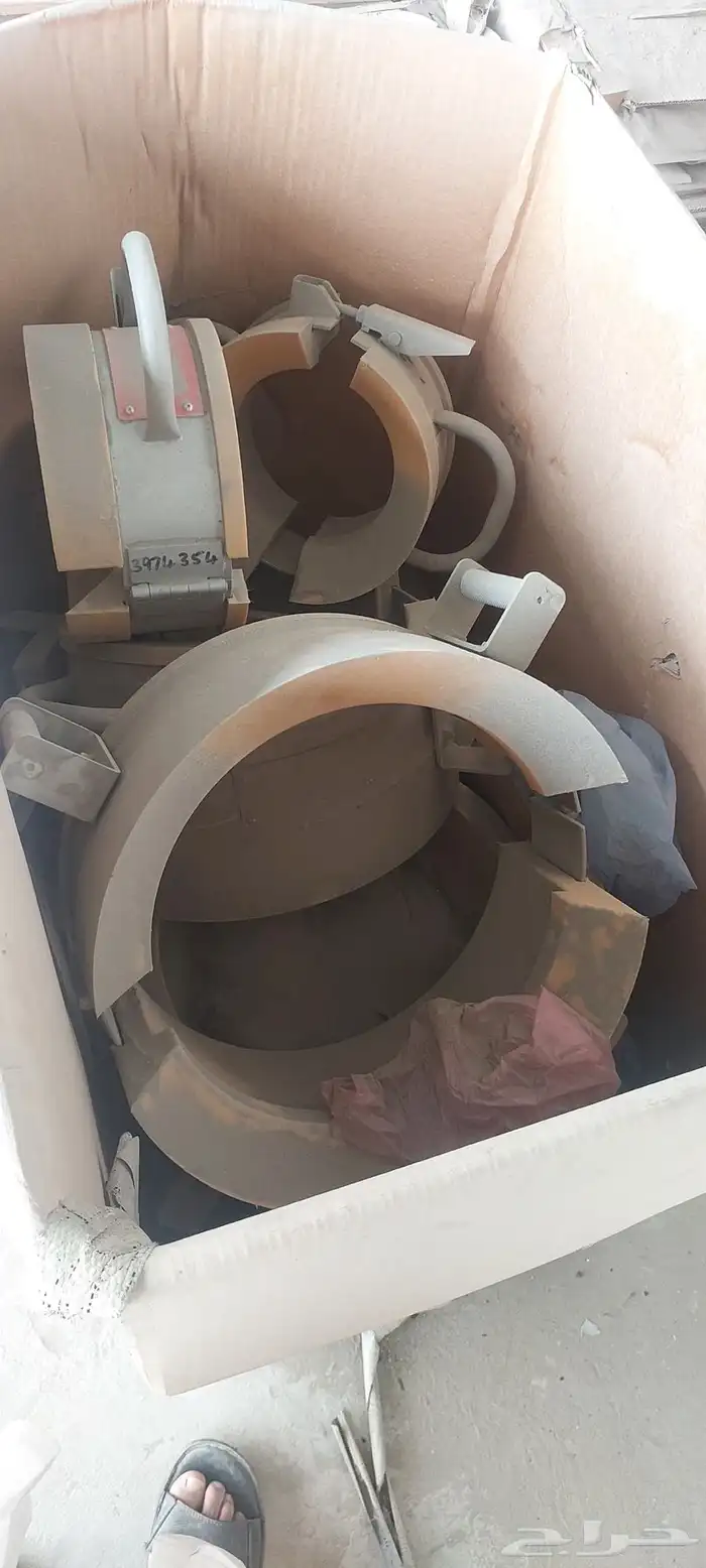بضاعة للبيع وقطع غيار 32