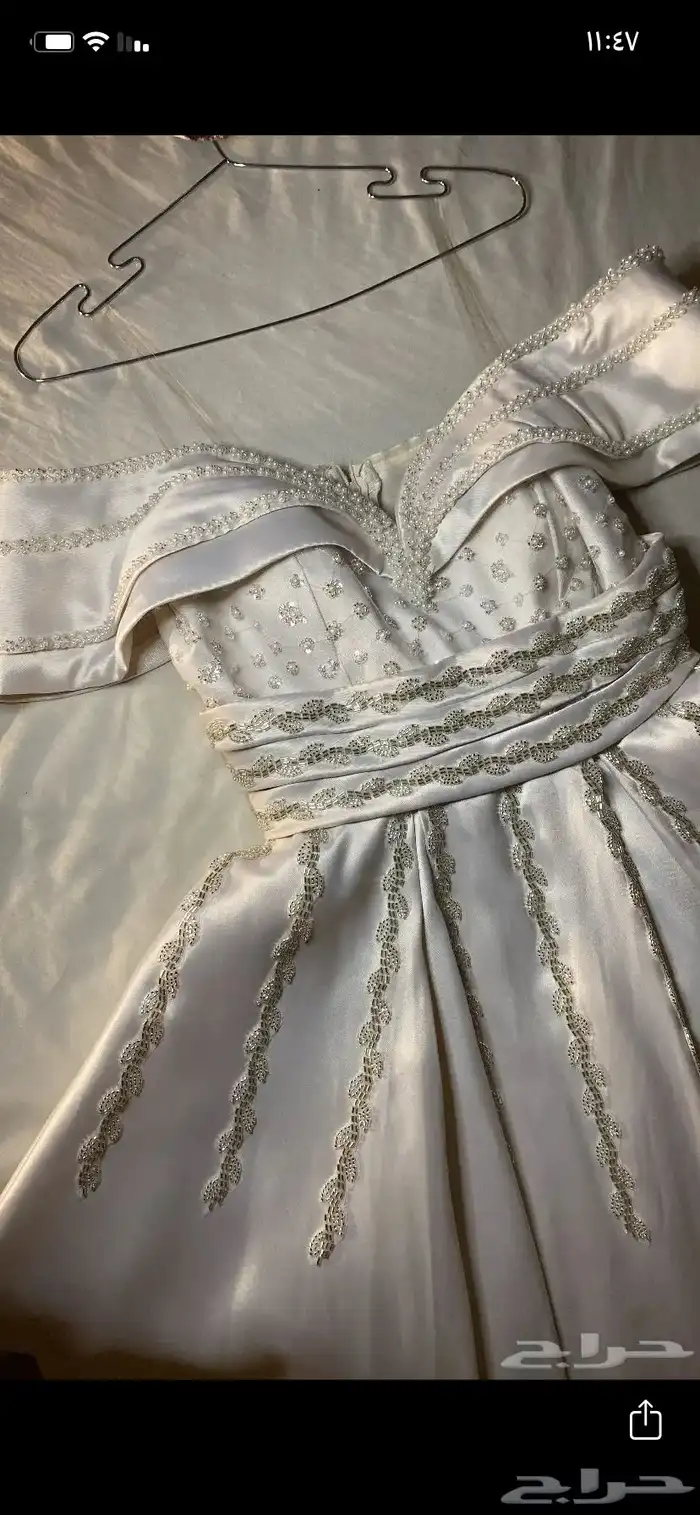 فستان للبيع اللبس ثلاث فقط لا يوجد اي خدش 3