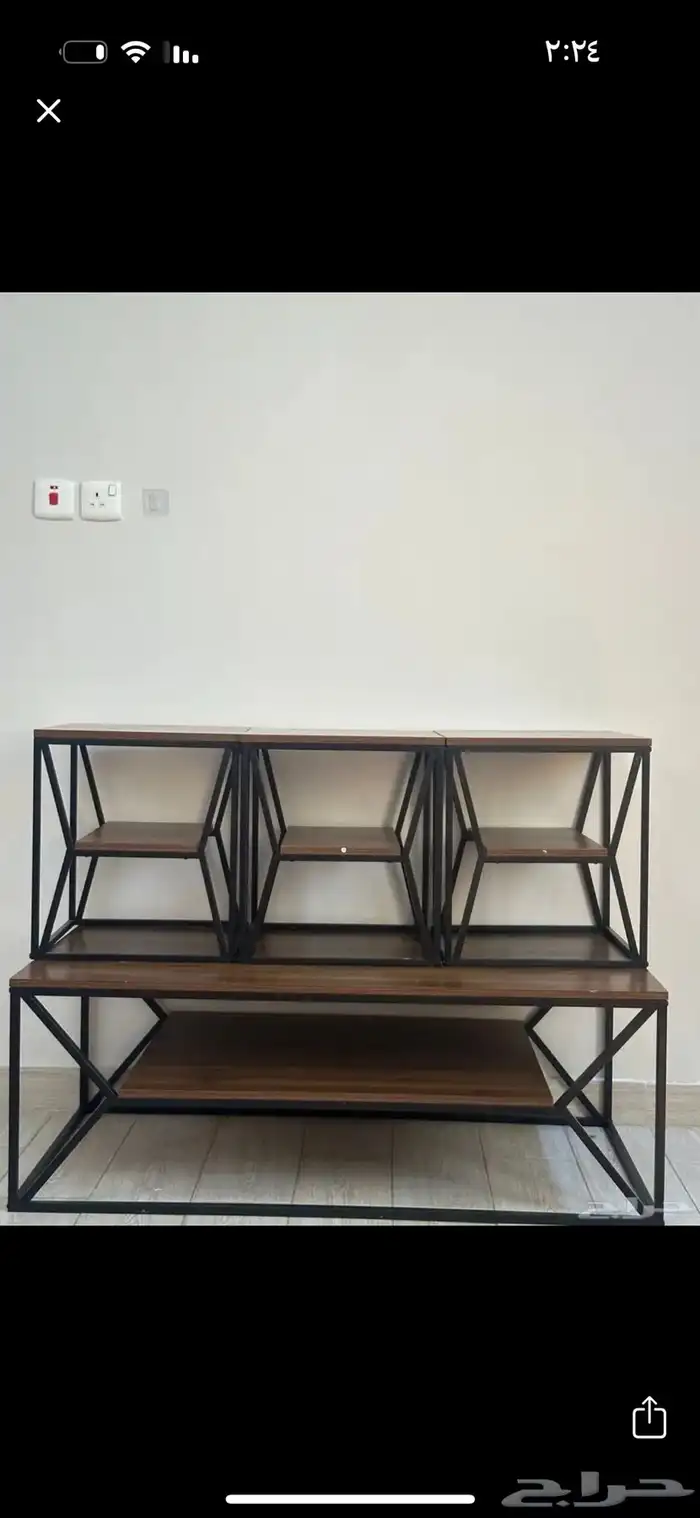 طاوله وسط مع ثلاث خدمه على السوم ( ارجو عدم البخس ) 0