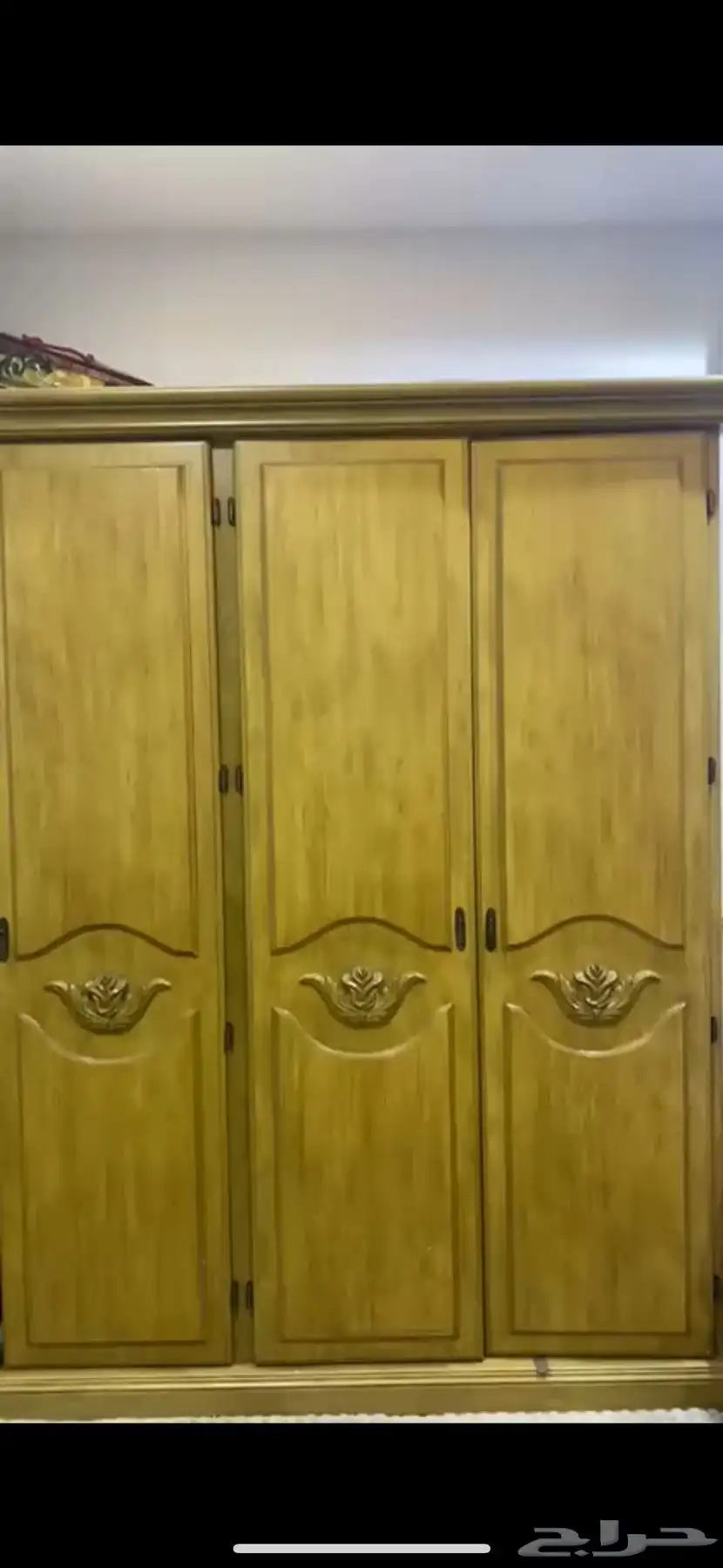 للبيع دولاب ملابس وسريرين وتسريحه 0