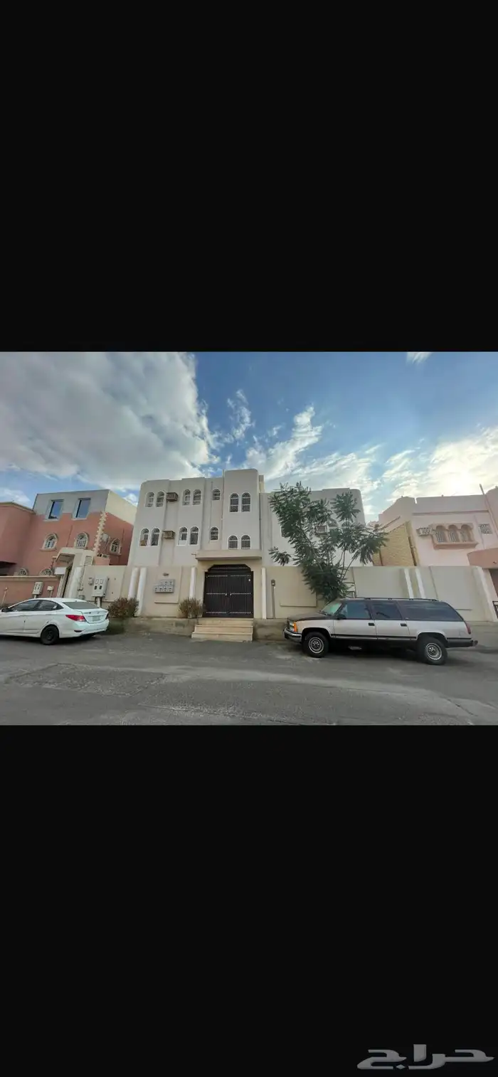 عماره فله سكنيه عبارة عن (دور كبير وملحق وشقتين) 0