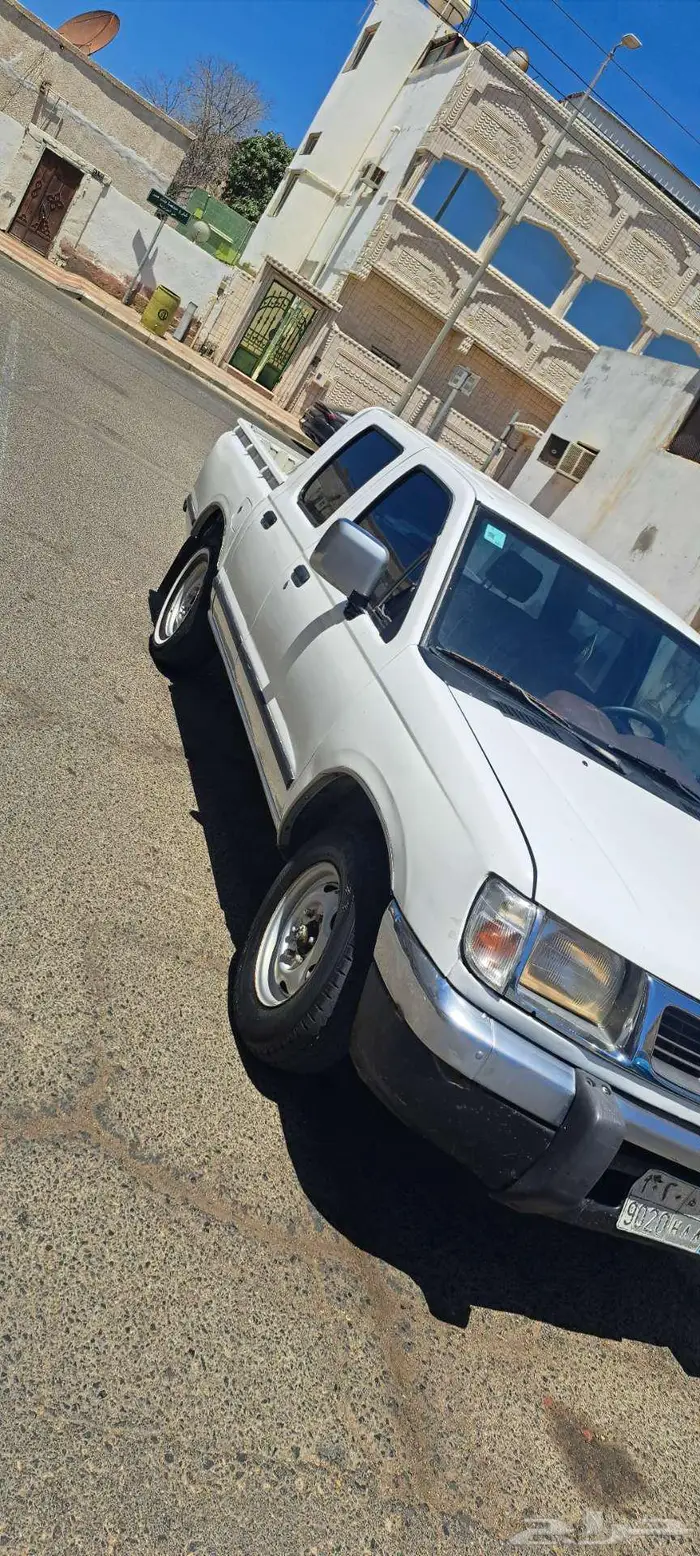 نيسان ددسن غمارتين موديل 2000 1