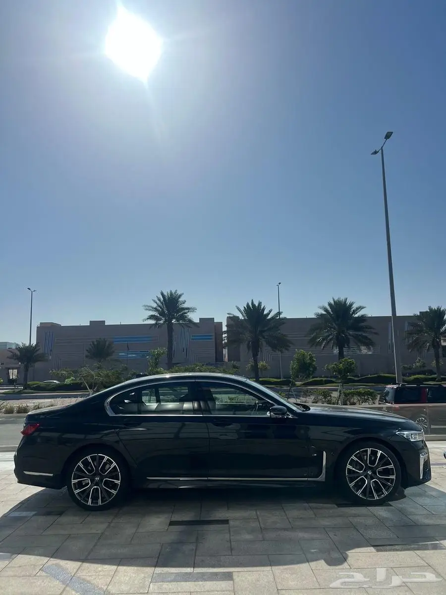 بي ام دبليو الفئة السابعه2021M 3