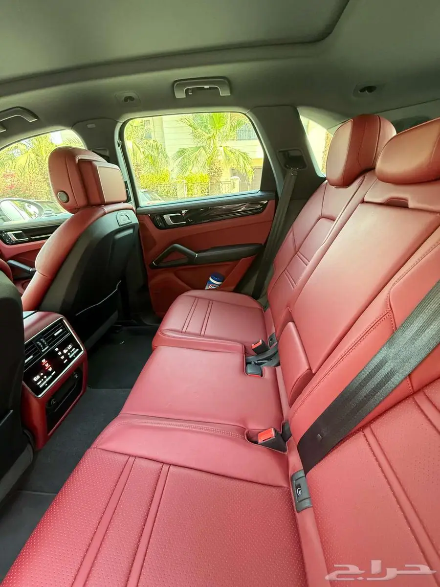 2023 Porsche Cayenne Platinum Edition 6