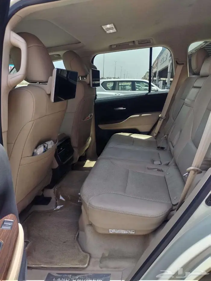 تويوتا لاندكروزر GXR L5 2023 العداد 66 الف كم 4