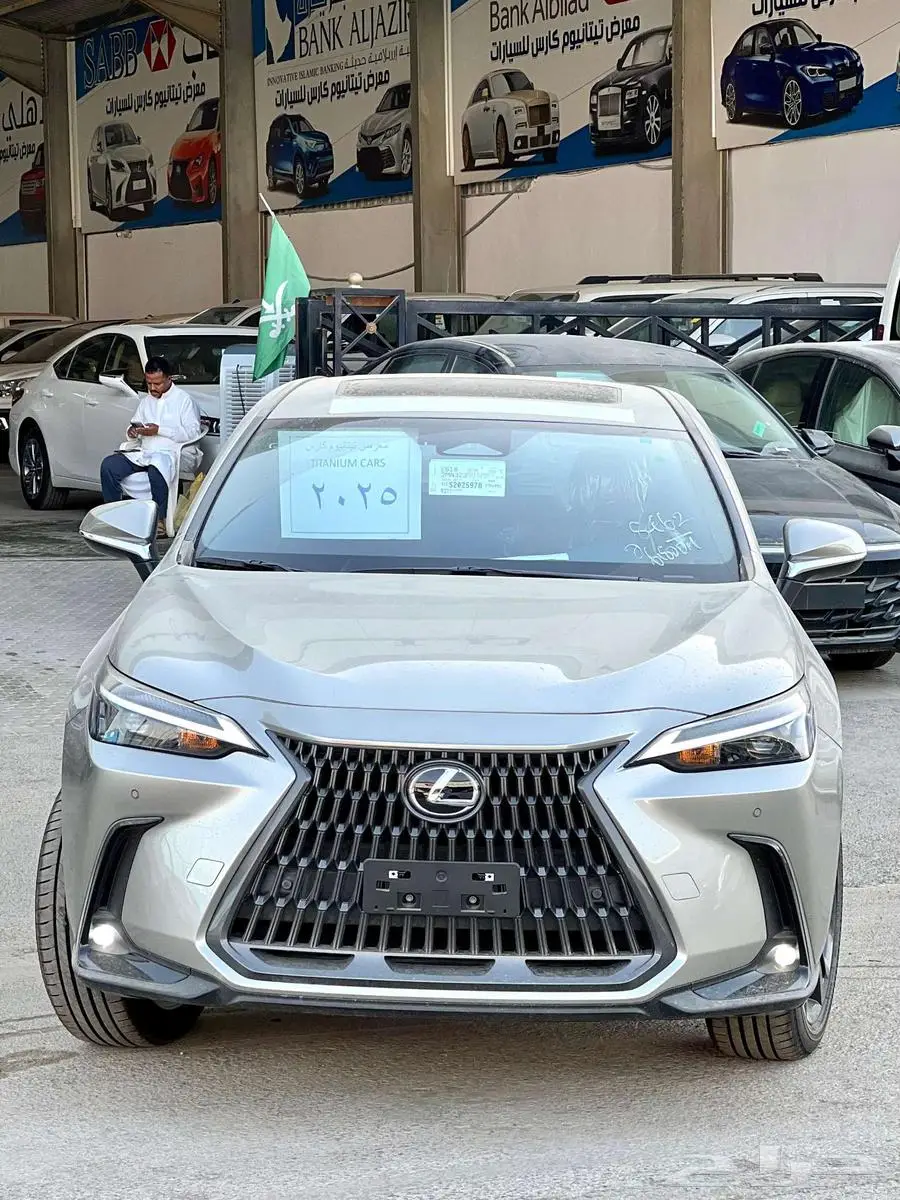 لكزس NX350 ستاندر بنزين 2025 1