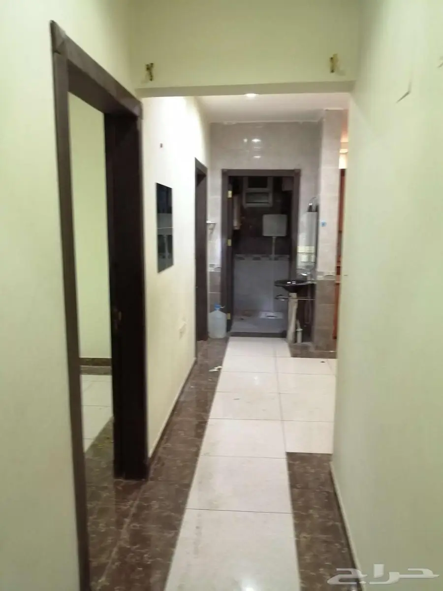 شقة عزاب للمهندسين4غرف حي الملز4500شهري شامل كهرب وتكييف 4