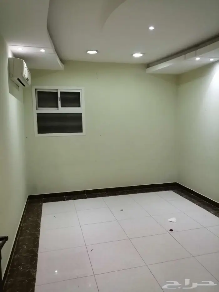 شقة عزاب للمهندسين4غرف حي الملز4500شهري شامل كهرب وتكييف 1