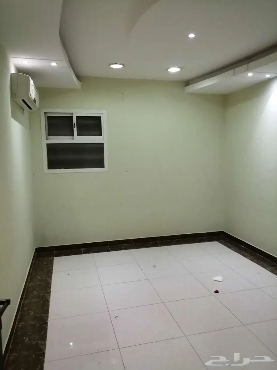 شقة عزاب للمهندسين4غرف حي الملز4500شهري شامل كهرب وتكييف 1