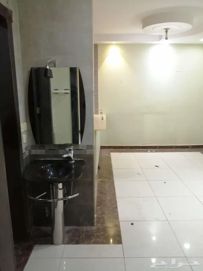 شقة عزاب للمهندسين4غرف حي الملز4500شهري شامل كهرب وتكييف 2