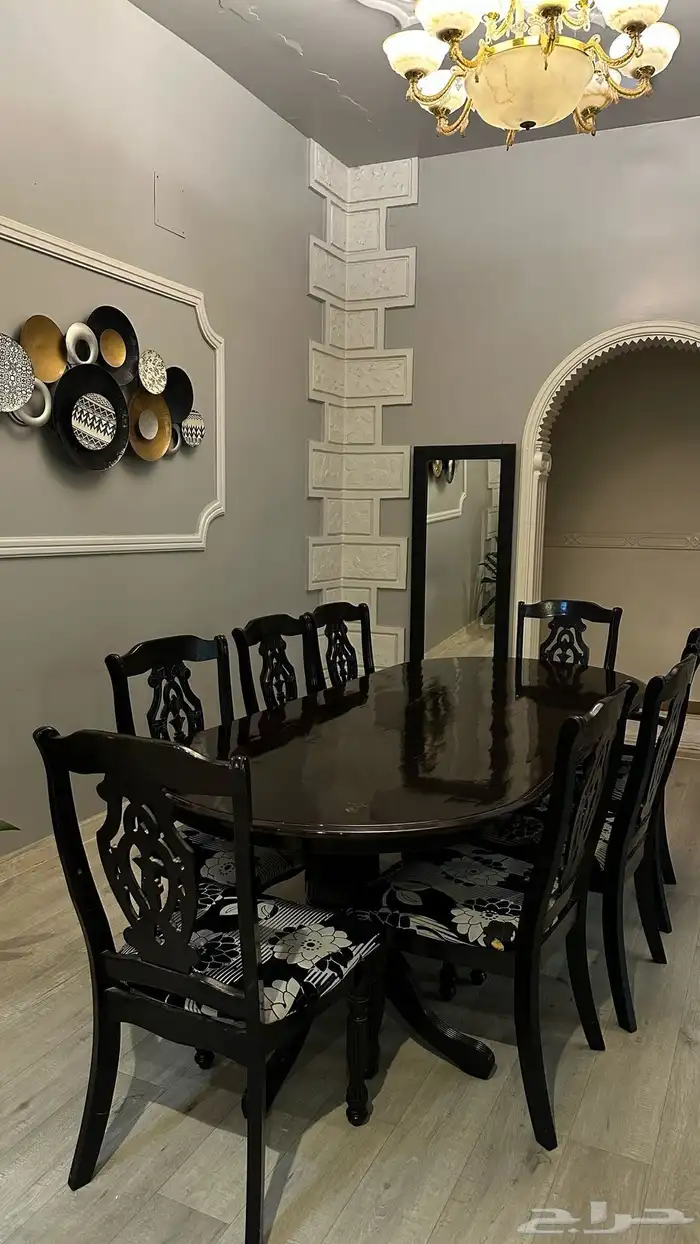 طاولة طعام 10 كراسي شبه جديده 0