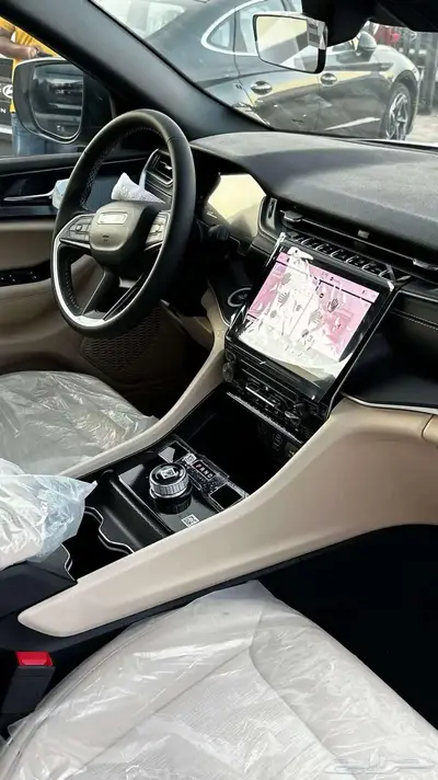 جيب جراند شيروكي لاريدو 2025 لدى الخضر للسيارات 4