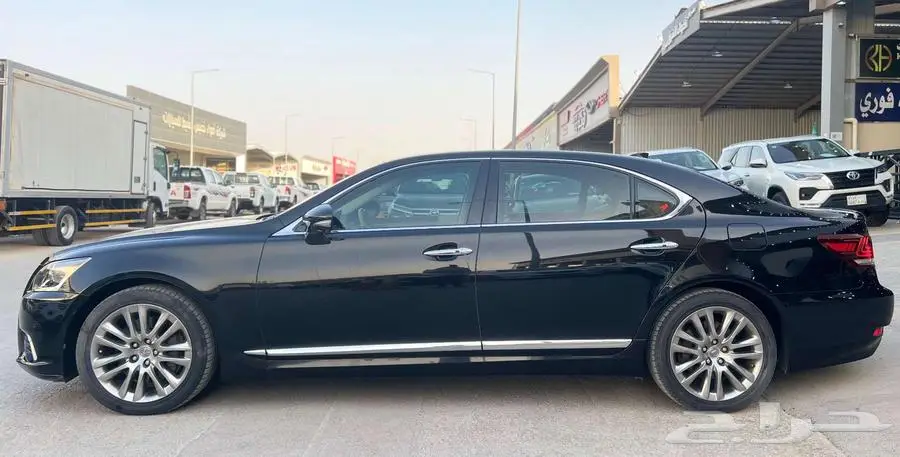 لكزس LS460 موديل 2014 - معرض خلف للسيارات 3