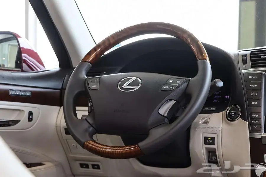 لكزس LS 460 موديل 2012 فل كامل 13