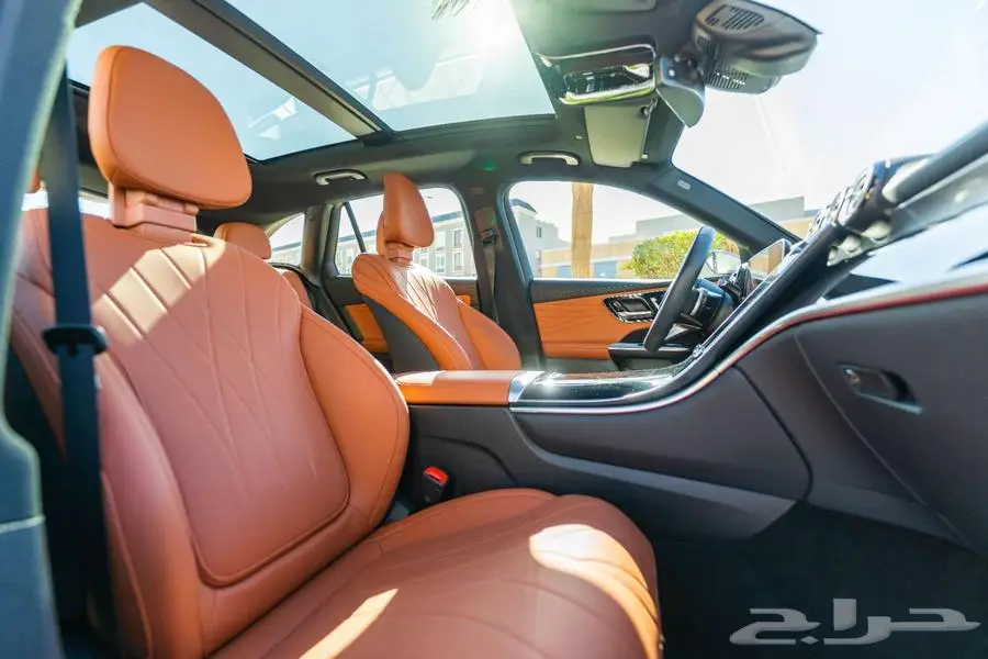 مرسيدس GLC 200 AMG KIT 2023 ذهبي خليجي 5