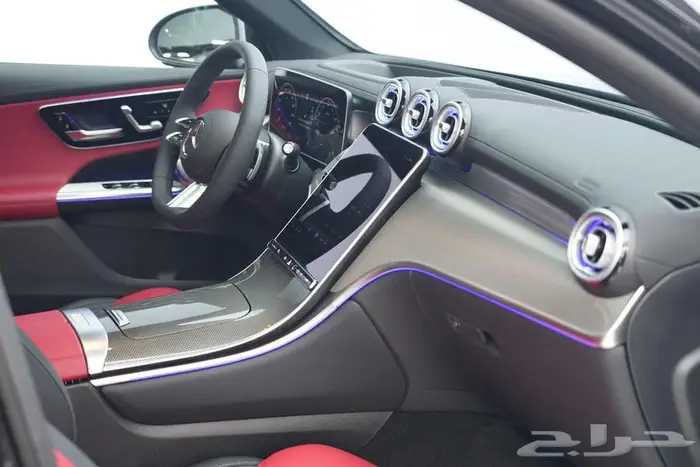 مرسيدس GLC 200 Coupe موديل 2025 أصفار خليجي رمادي غامق أحمر 13