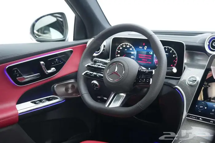 مرسيدس GLC 200 Coupe موديل 2025 أصفار خليجي رمادي غامق أحمر 9