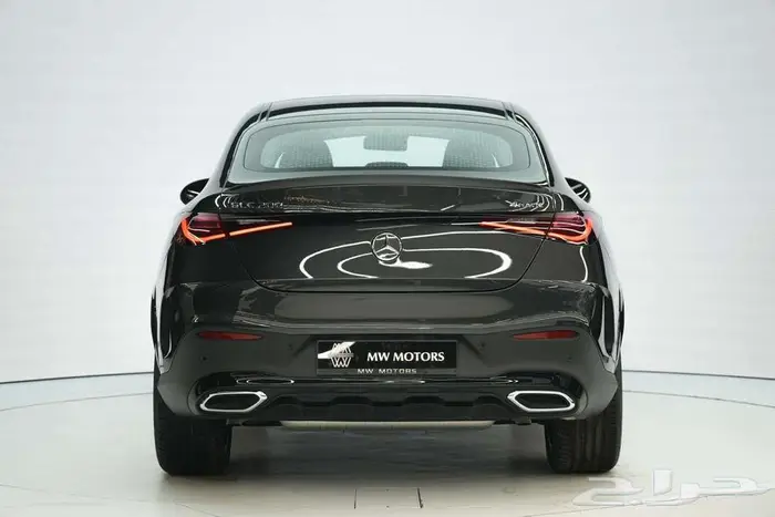 مرسيدس GLC 200 Coupe موديل 2025 أصفار خليجي رمادي غامق أحمر 4