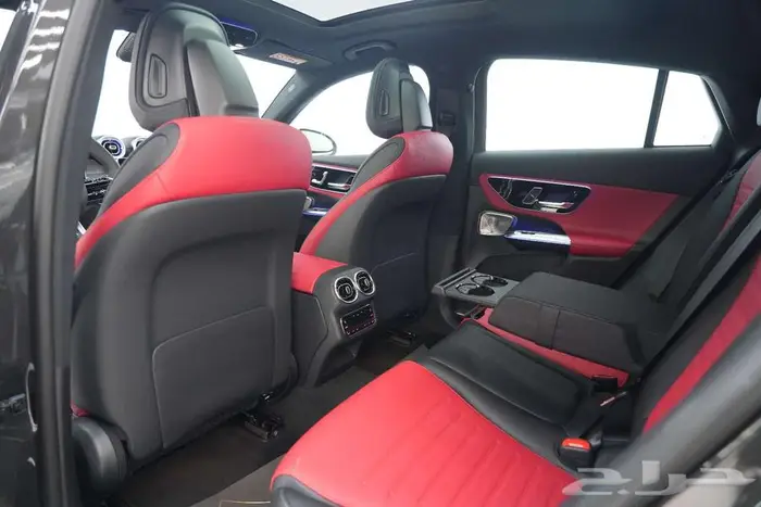 مرسيدس GLC 200 Coupe موديل 2025 أصفار خليجي رمادي غامق أحمر 21