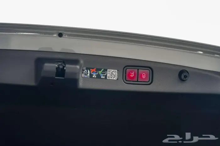 مرسيدس E 300 موديل 2025 أصفار خليجي رمادي ألبين بني تونكا 21