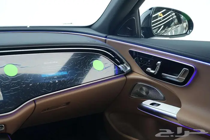 مرسيدس E 300 موديل 2025 أصفار خليجي رمادي ألبين بني تونكا 10
