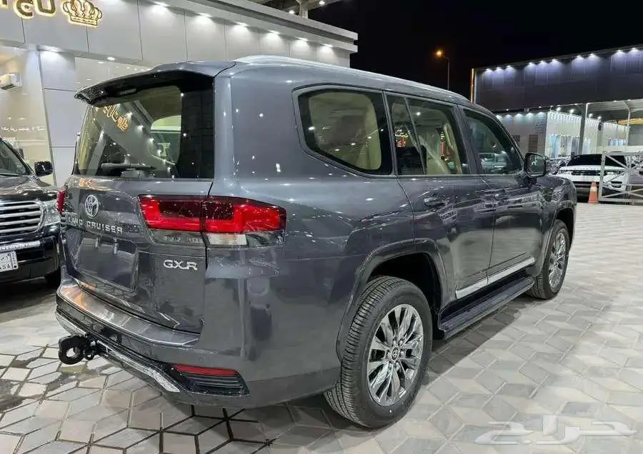تويوتا لاندكروزر GXR4 ديزل 2025 سعودي 13