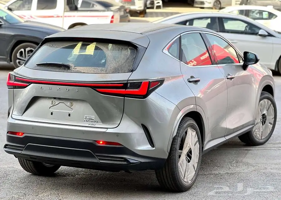 لكزس NX350 ستاندر بنزين 2025 3