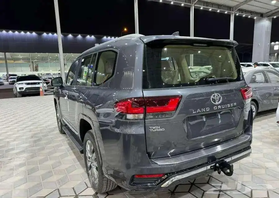 تويوتا لاندكروزر GXR4 ديزل 2025 سعودي 8