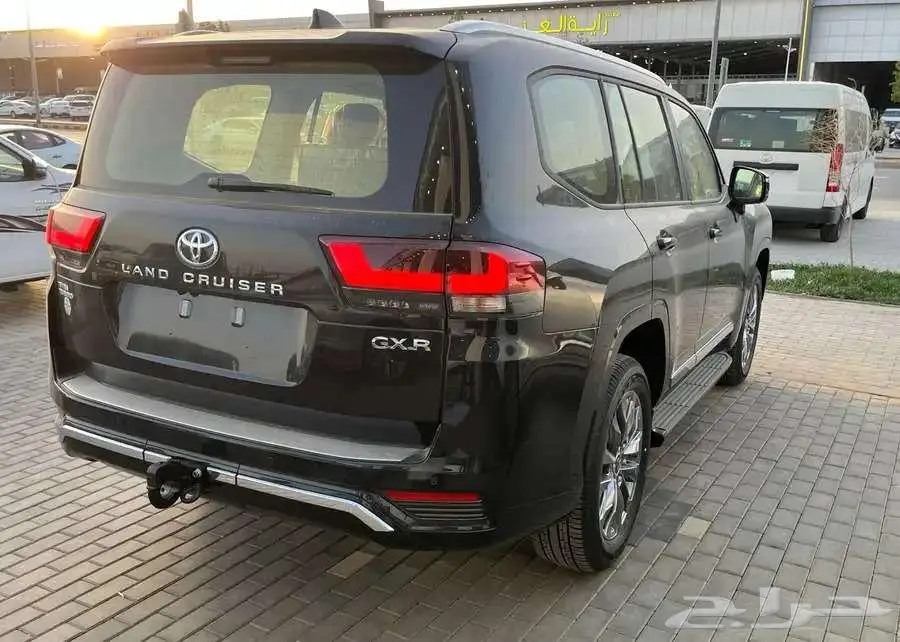 تويوتا لاندكروزر GXR4 ديزل 2025 سعودي 14