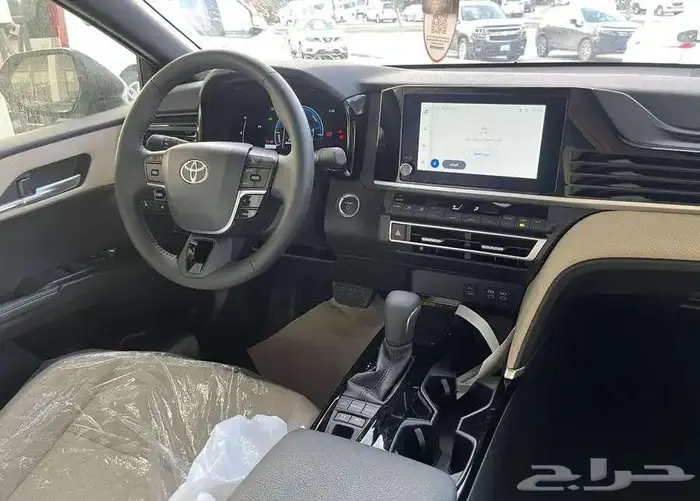 تويوتا كامري LE هايبرد 2025 سعودي اصفار 8