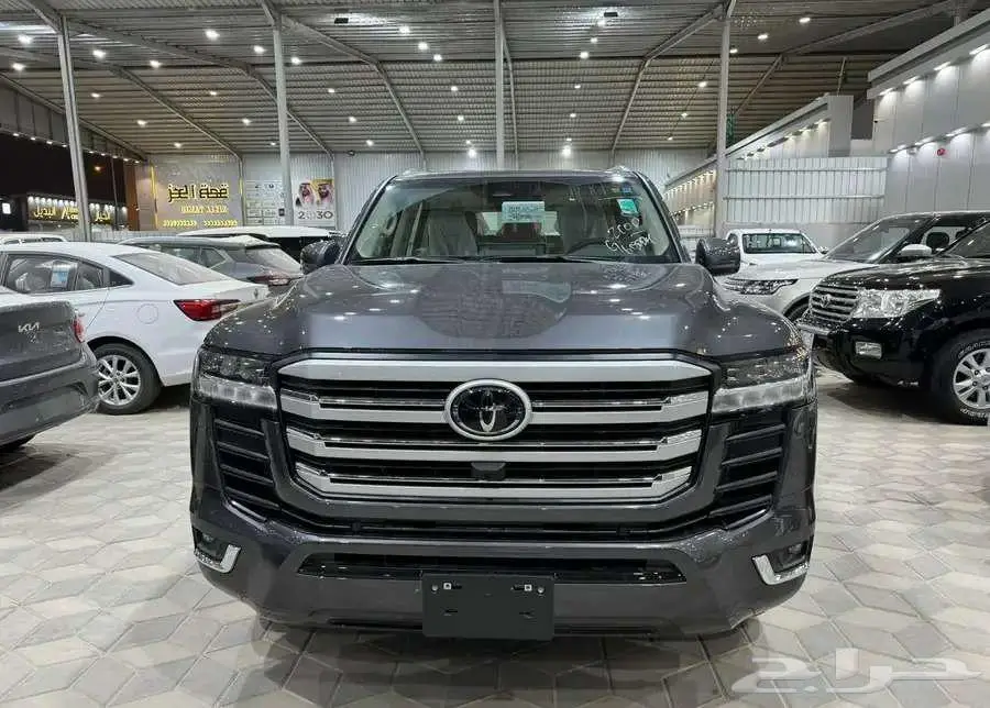 تويوتا لاندكروزر GXR4 ديزل 2025 سعودي 2