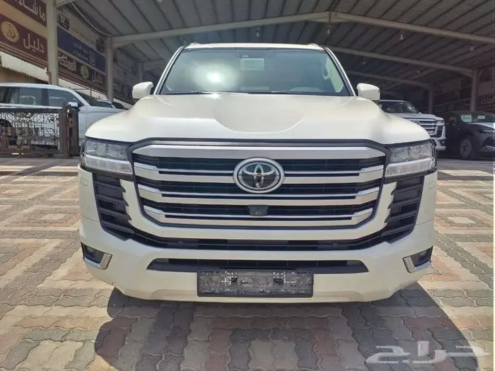 تويوتا لاندكروزر GXR L5 2023 العداد 66 الف كم 7