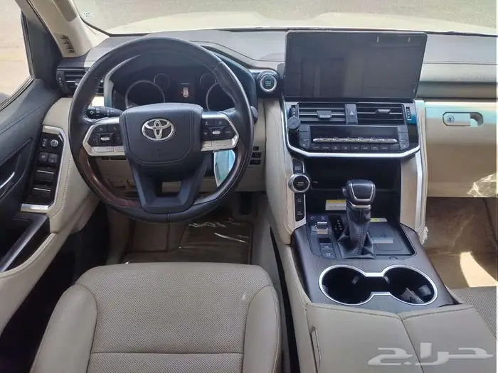 تويوتا لاندكروزر GXR L5 2023 العداد 66 الف كم 6