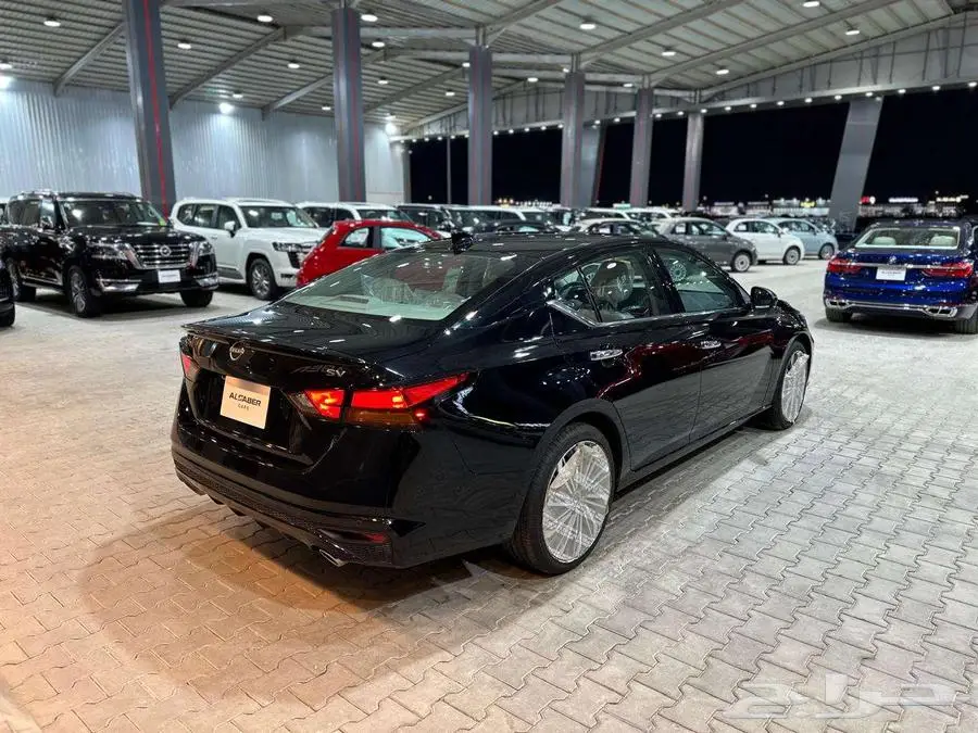 نيسان التيما SV 4