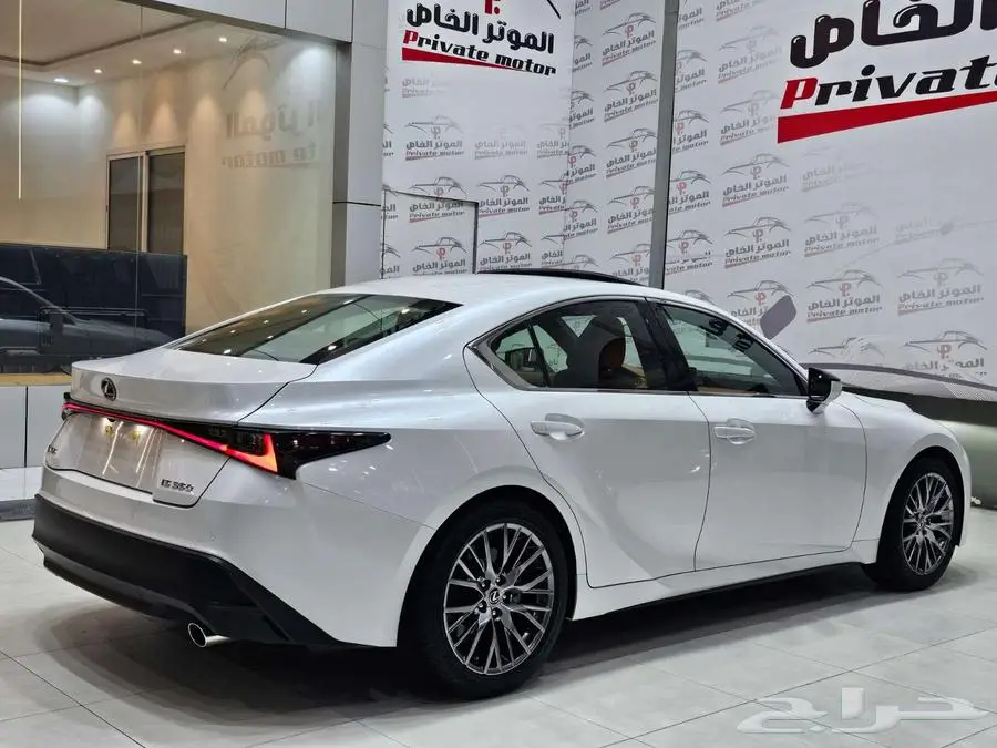 لكزس is 350 ارنوب 2023 4
