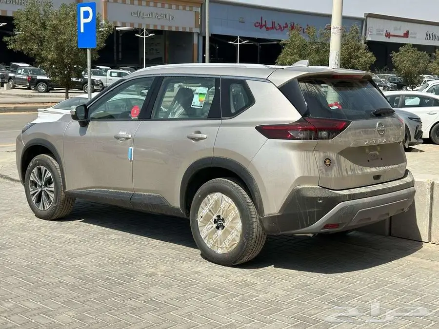نيسان اكس تريل Sv نص فل سعودي 2025 3
