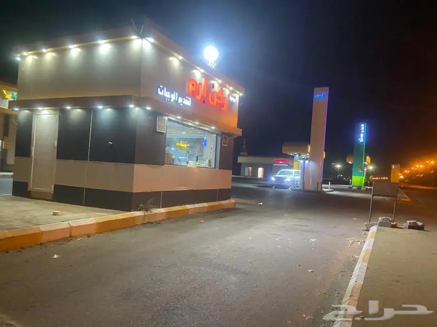 بوفية للتقبيل في قرية الحنيني 0
