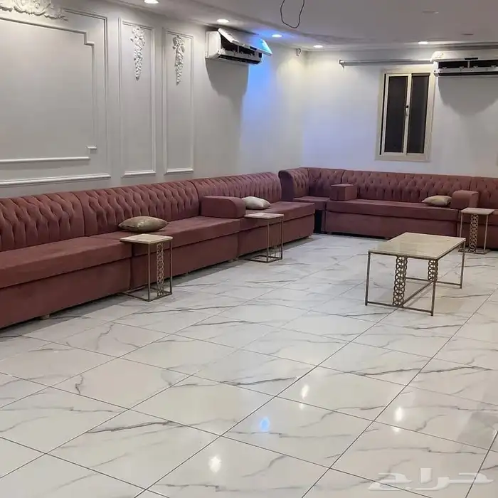 استراحة للبيع بحي الرياض مساحة 900م 2
