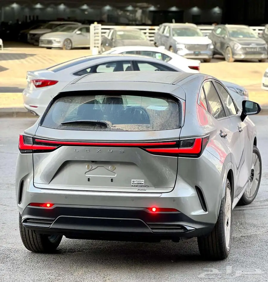 لكزس NX350 ستاندر بنزين 2025 4