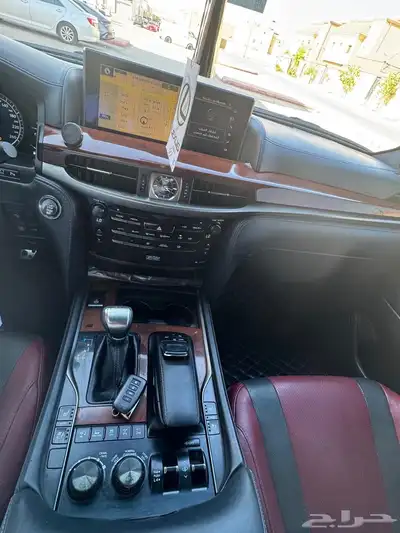 لكزس LX570 2020 11