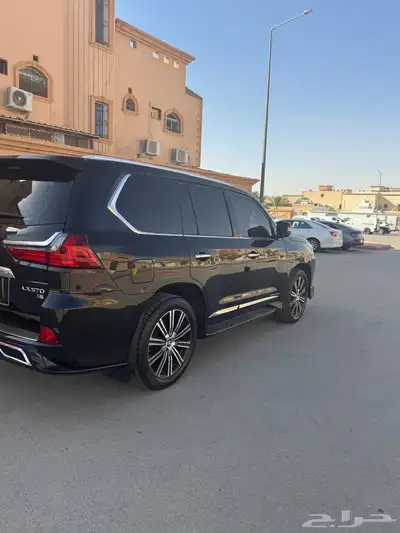 لكزس LX570 2020 4