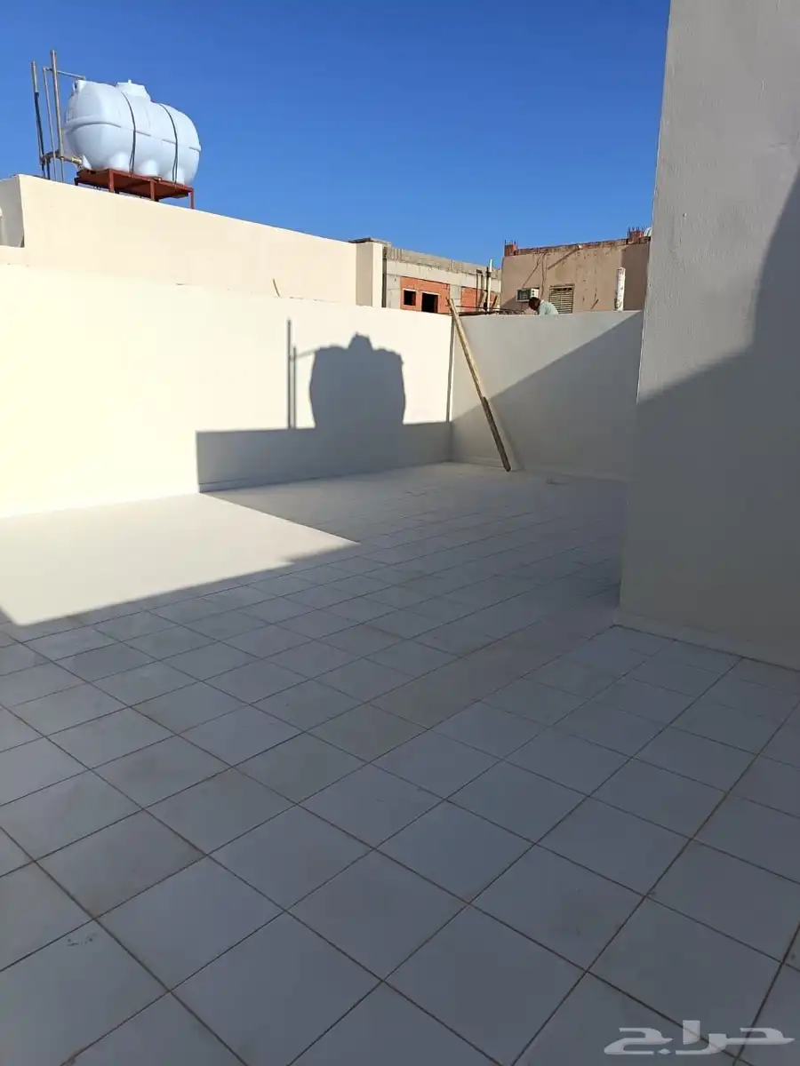 دور للبيع في العزيزية ت 6 12