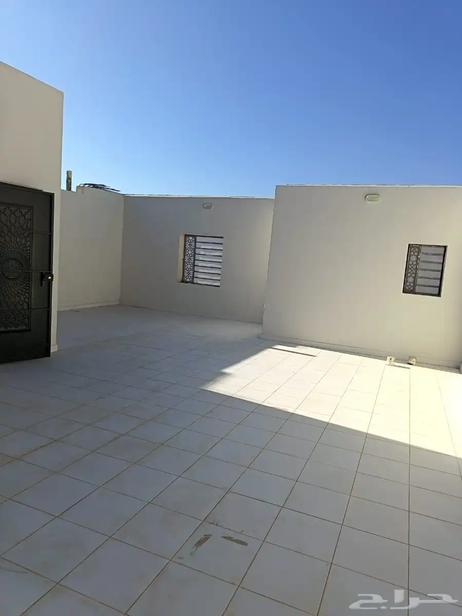 دور للبيع في العزيزية ت 6 14