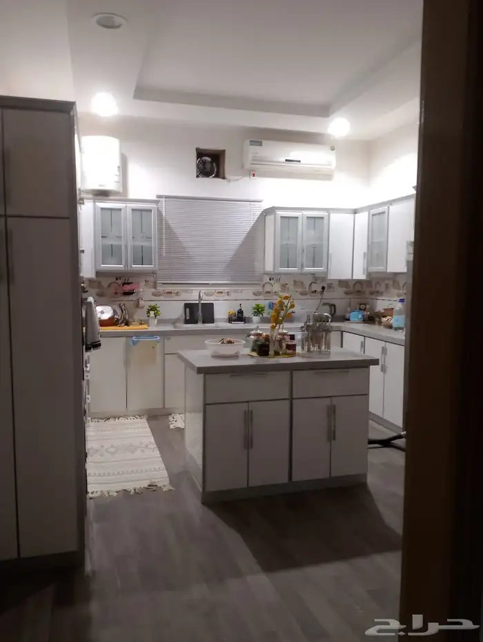 للبيع فله دور بالمزاحمية حي الريف 2