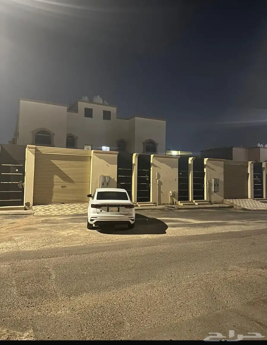 للبيع اربع شقق حي الشفاء حد مليون و100الف 1