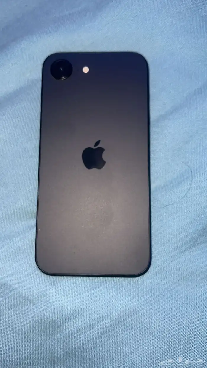 ايفون16e 4