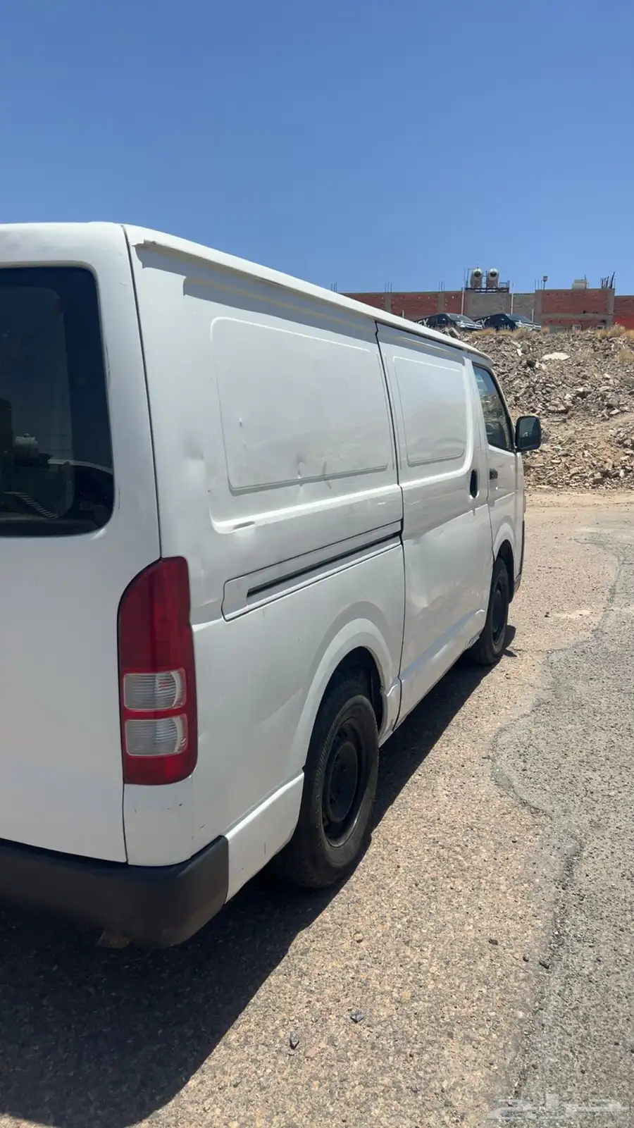 Toyota Hiace Bus 1